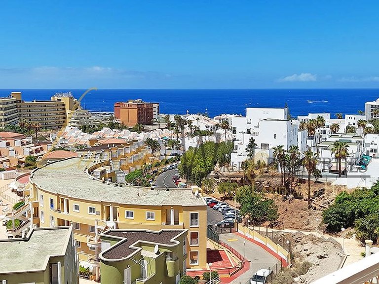 Apartment for Sale in Costa Adeje, Tenerife, España 1
