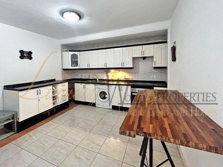 Town House for Sale in La Tejita, Tenerife, España 5