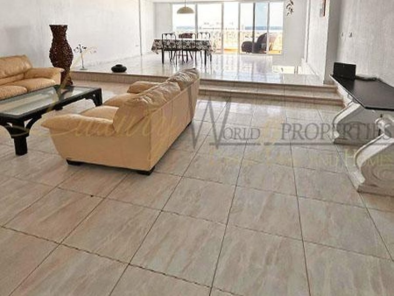 Town House for Sale in La Tejita, Tenerife, España 4