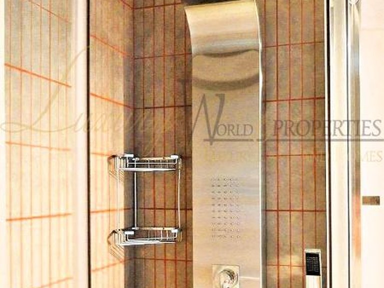 Apartment for Sale in Playa De Las Americas, Tenerife, España 11