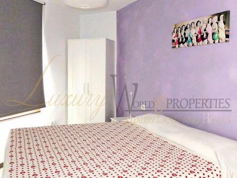 Apartment for Sale in Playa De Las Americas, Tenerife, España 8