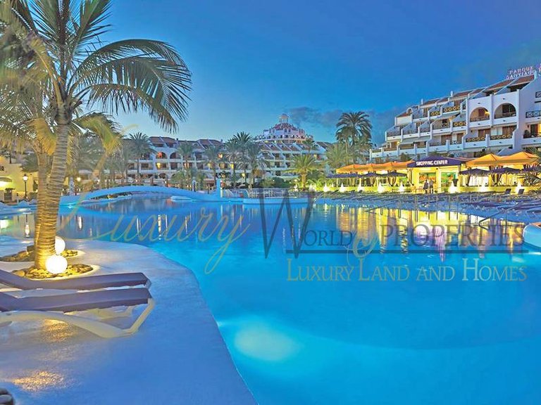 Apartment for Sale in Playa De Las Americas, Tenerife, España 12