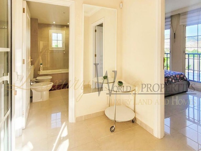 Apartment for Sale in Costa Adeje, Tenerife, España 2