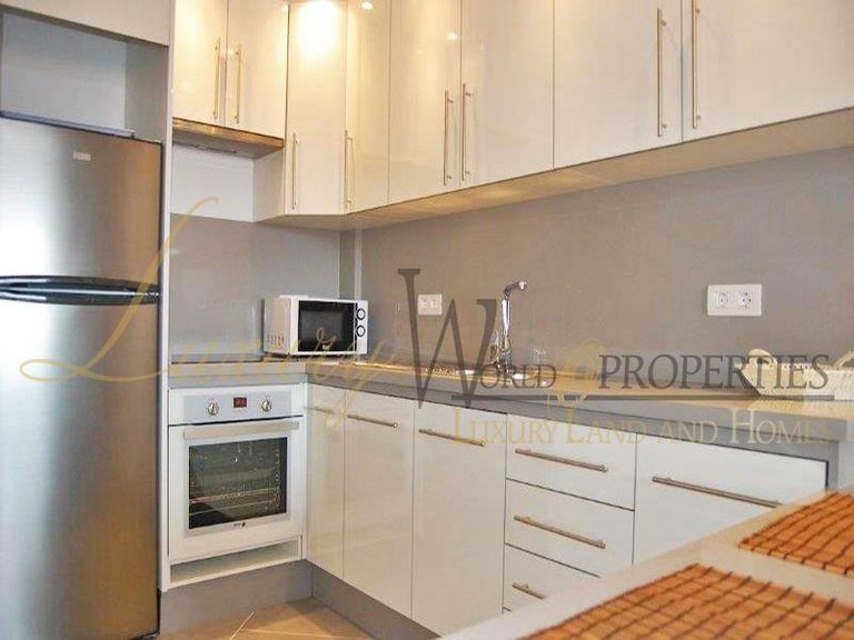 Town House for Sale in Playa De Las Americas, Tenerife, España 6