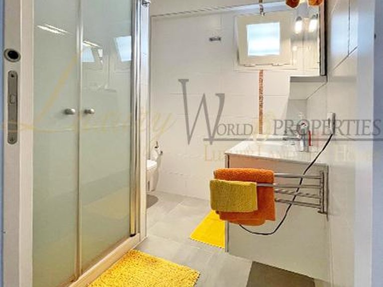 Town House for Sale in Playa De Las Americas, Tenerife, España 17