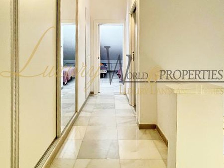 Town House for Sale in Playa De Las Americas, Tenerife, España 9
