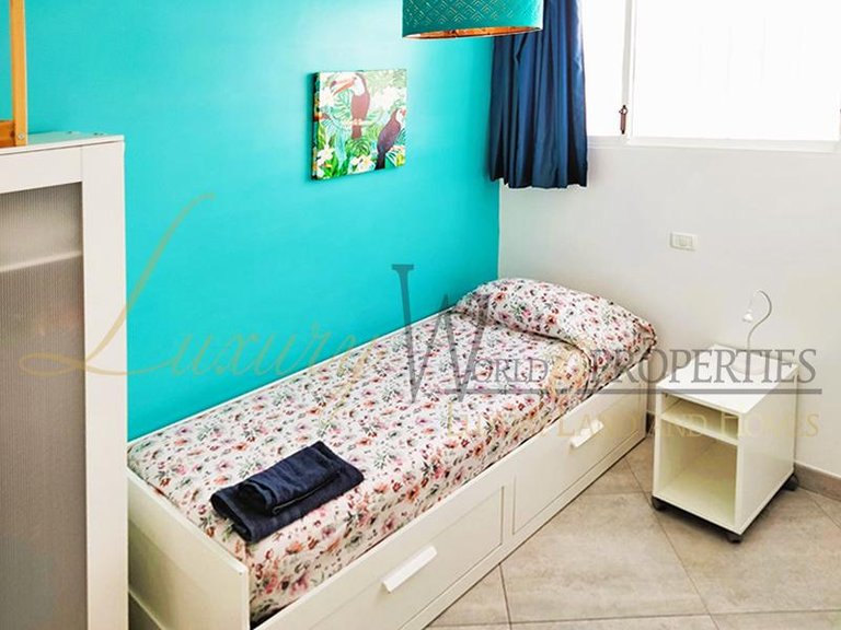 Apartment for Sale in Los Cristianos, Tenerife, España 8