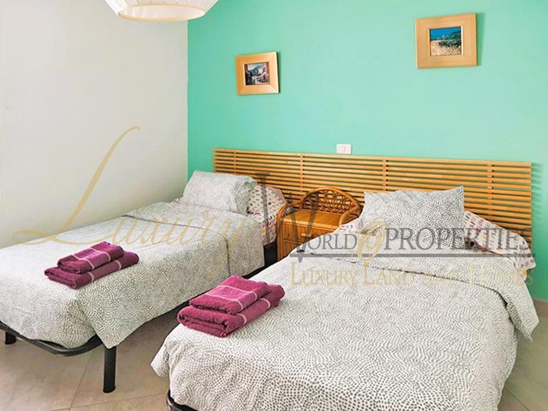 Apartment for Sale in Los Cristianos, Tenerife, España 7