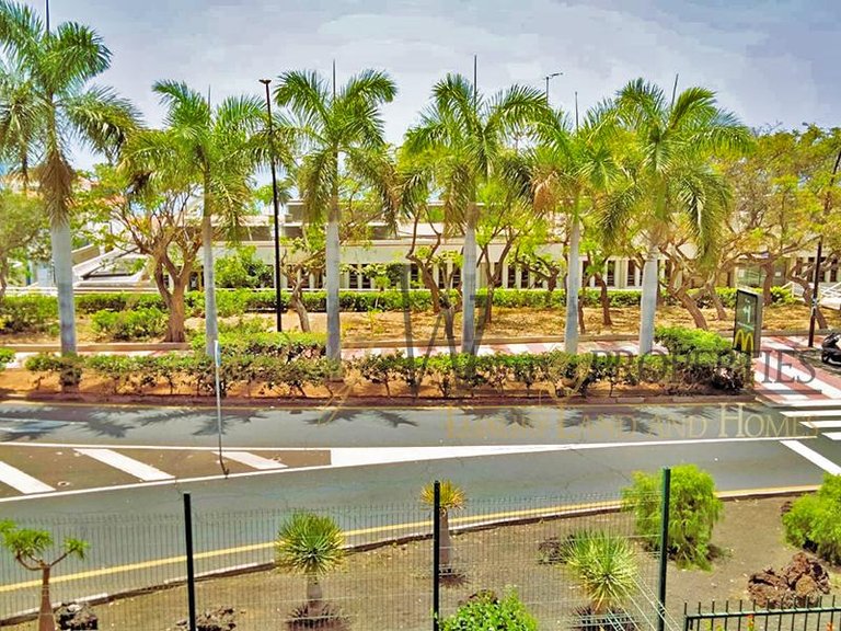 Apartment for Sale in Los Cristianos, Tenerife, España 12