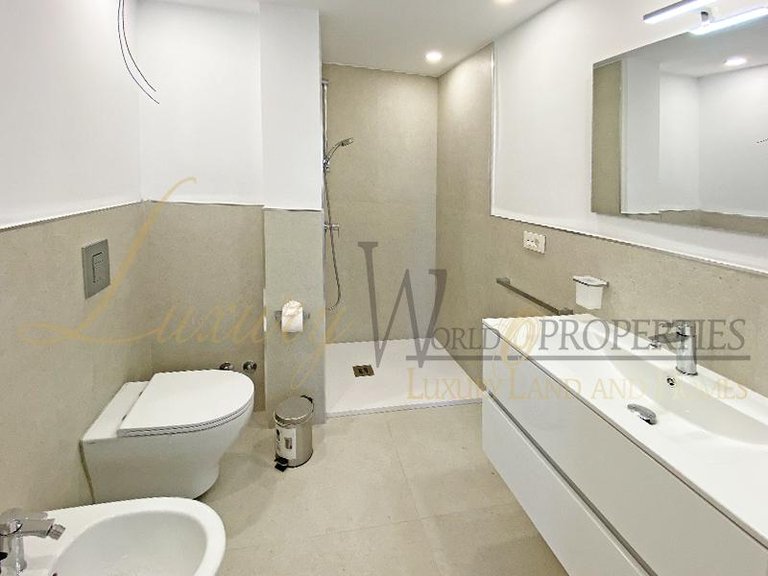 Villa for Sale in Fanabe Pueblo, Tenerife, España 26