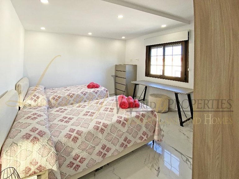 Villa for Sale in Fanabe Pueblo, Tenerife, España 27