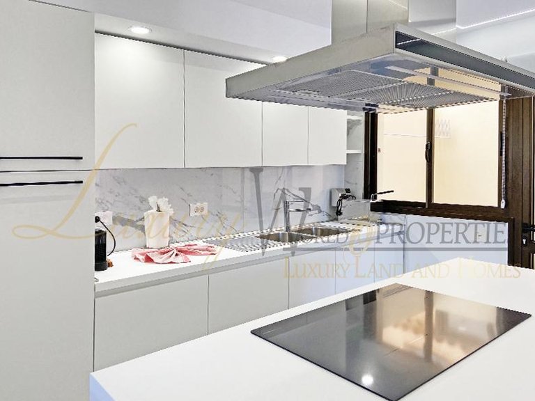 Villa for Sale in Fanabe Pueblo, Tenerife, España 10