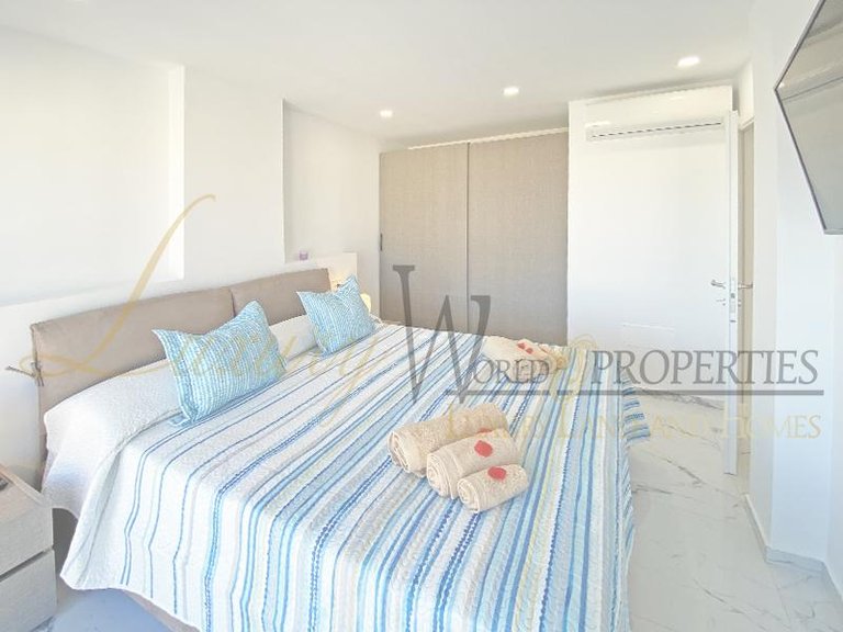 Villa for Sale in Fanabe Pueblo, Tenerife, España 20