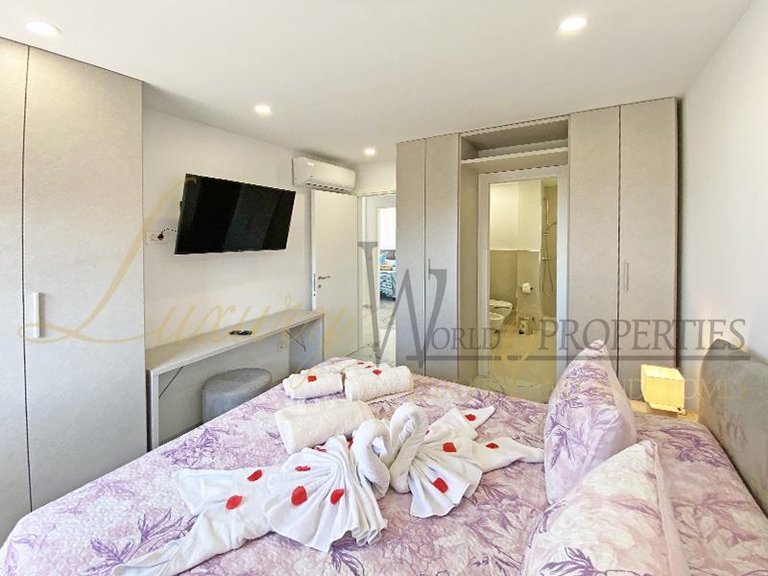 Villa for Sale in Fanabe Pueblo, Tenerife, España 24