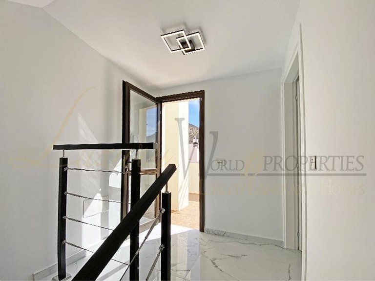 Villa for Sale in Fanabe Pueblo, Tenerife, España 35