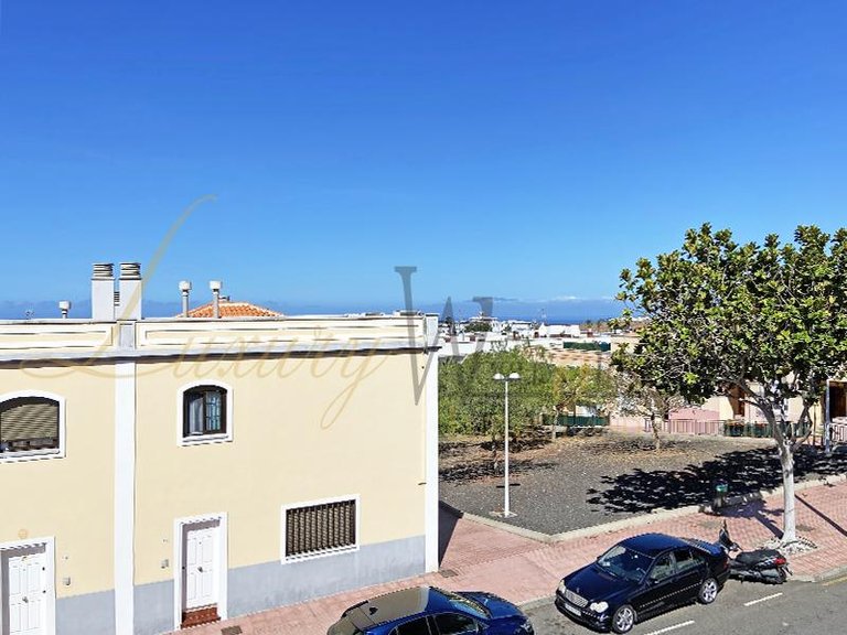 Villa for Sale in Fanabe Pueblo, Tenerife, España 30