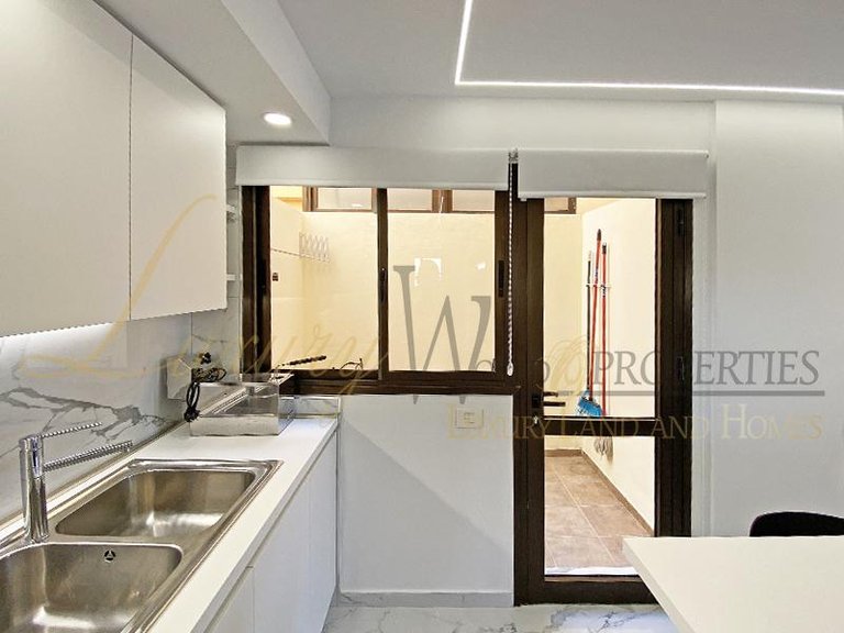 Villa for Sale in Fanabe Pueblo, Tenerife, España 12