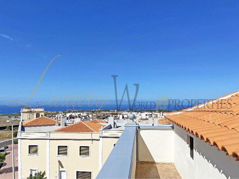 Villa for Sale in Fanabe Pueblo, Tenerife, España 39