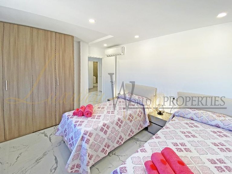 Villa for Sale in Fanabe Pueblo, Tenerife, España 28