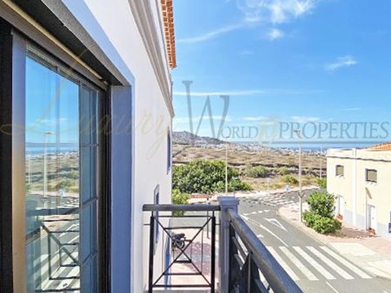 Villa for Sale in Fanabe Pueblo, Tenerife, España 22