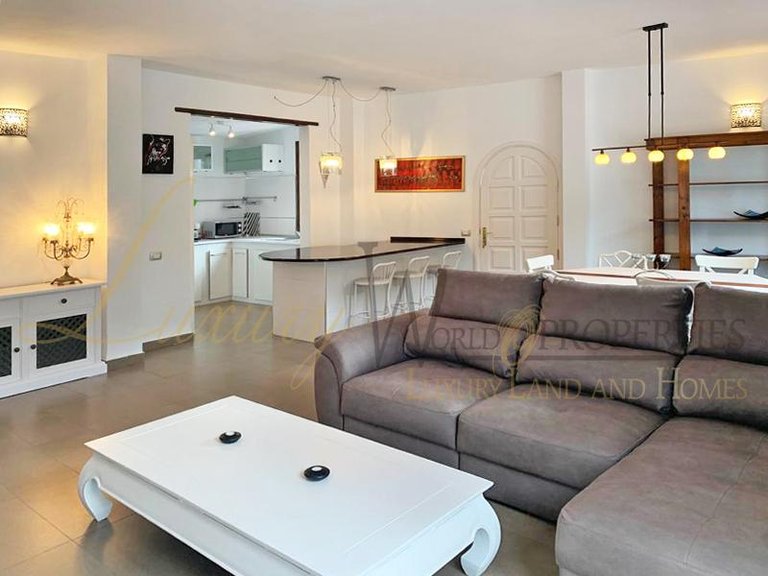 Villa for Sale in Cabo Blanco, Tenerife, España 16