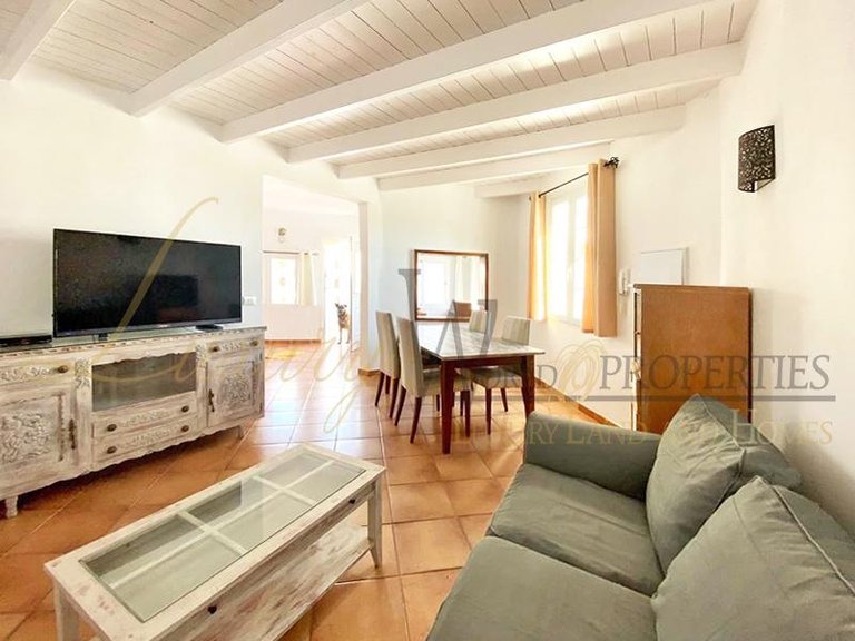 Villa for Sale in Cabo Blanco, Tenerife, España 3