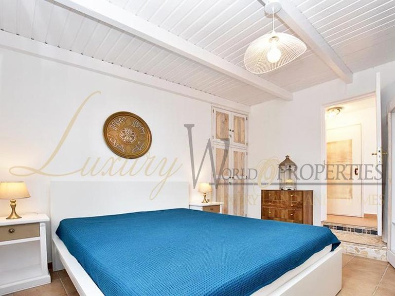 Villa for Sale in Cabo Blanco, Tenerife, España 11