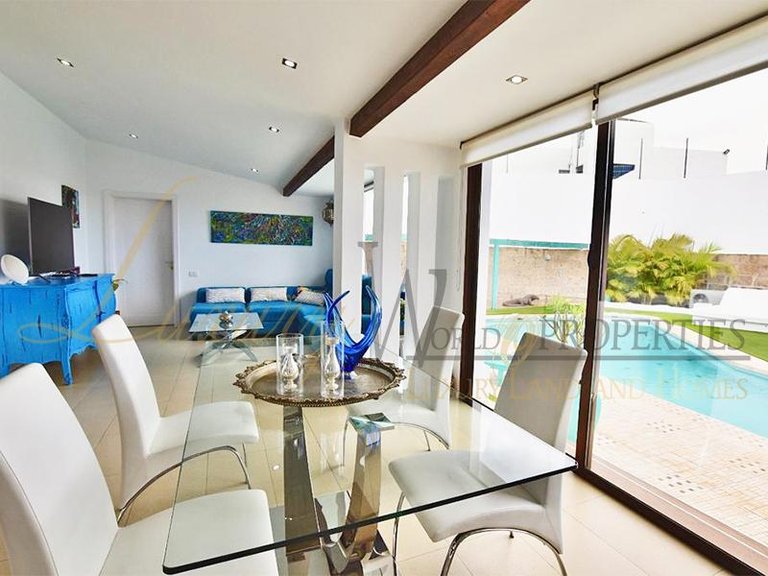 Villa for Sale in Cabo Blanco, Tenerife, España 28