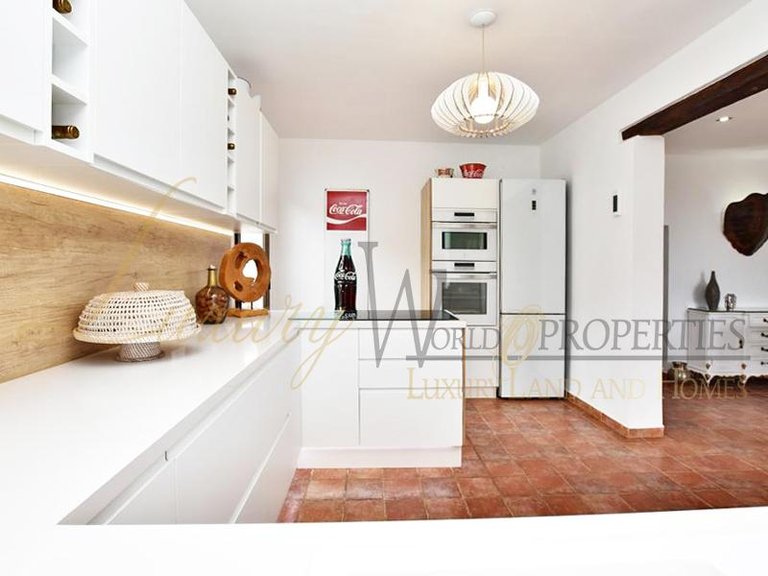 Villa for Sale in Cabo Blanco, Tenerife, España 31