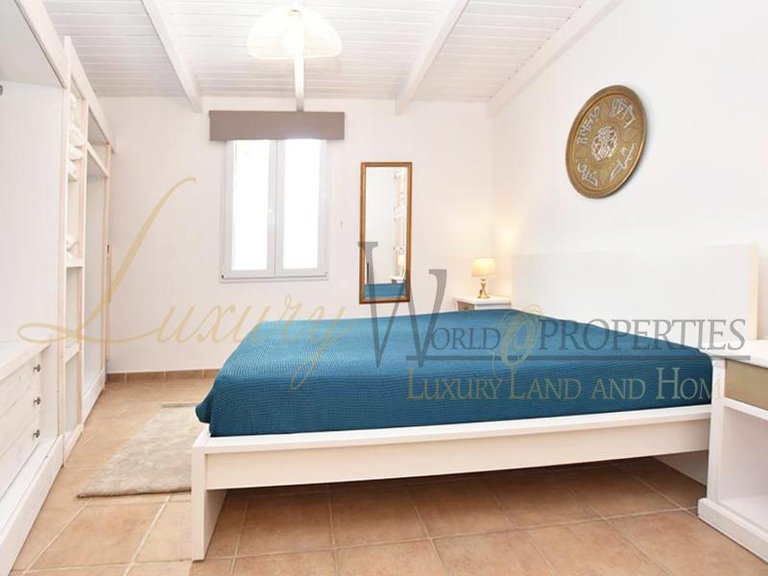 Villa for Sale in Cabo Blanco, Tenerife, España 10