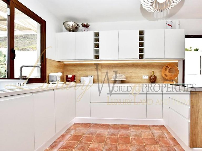 Villa for Sale in Cabo Blanco, Tenerife, España 30