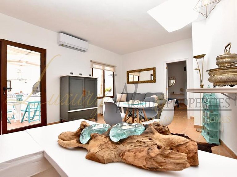 Villa for Sale in Cabo Blanco, Tenerife, España 7