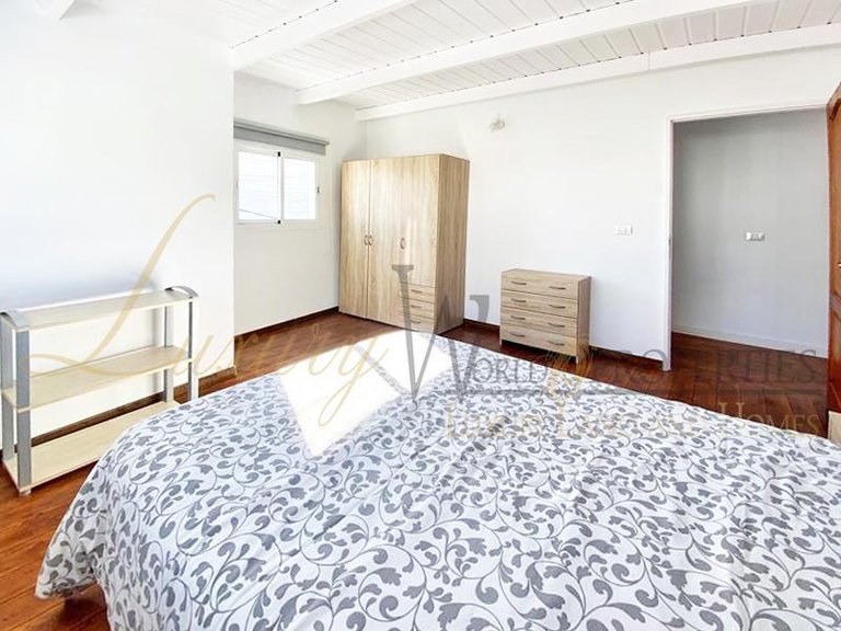 Villa for Sale in Cabo Blanco, Tenerife, España 5