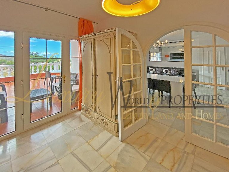 Villa for Sale in Costa Adeje, Tenerife, España 13
