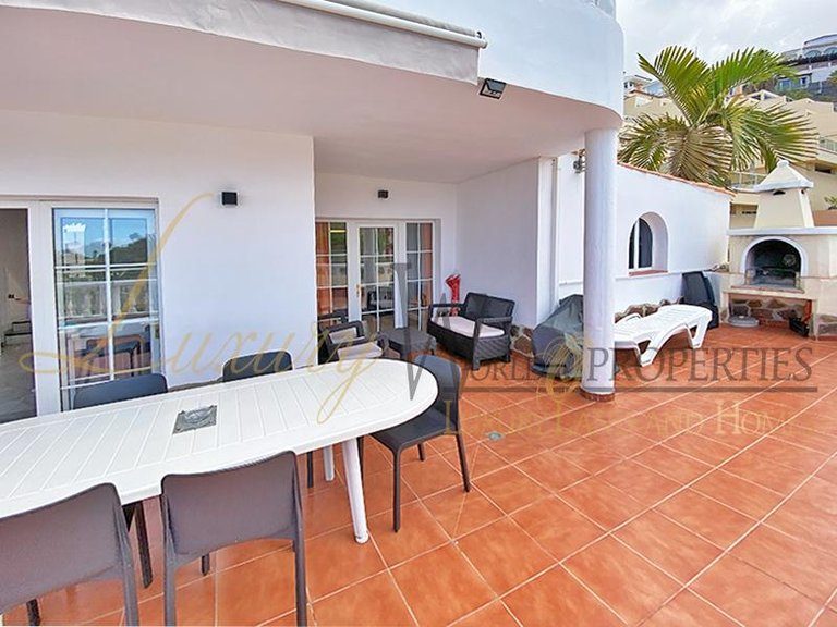 Villa for Sale in Costa Adeje, Tenerife, España 33
