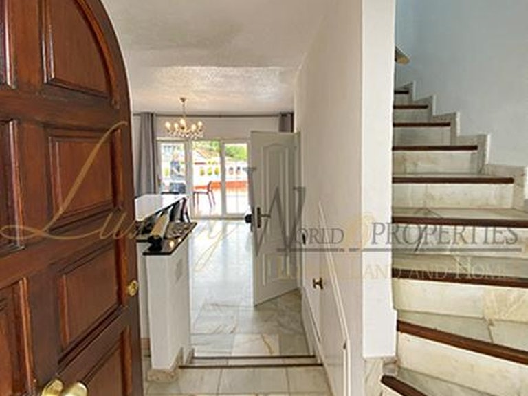 Villa for Sale in Costa Adeje, Tenerife, España 4