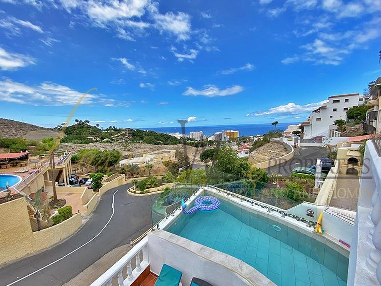 Villa for Sale in Costa Adeje, Tenerife, España 26
