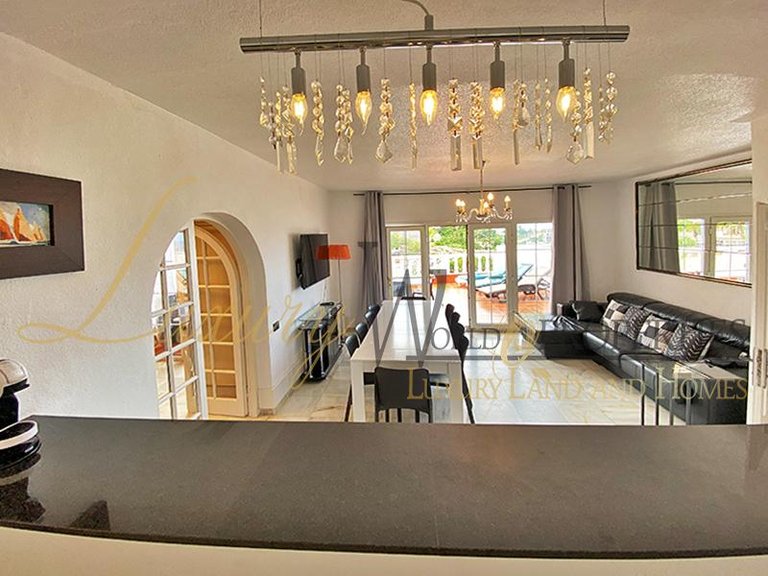 Villa for Sale in Costa Adeje, Tenerife, España 7