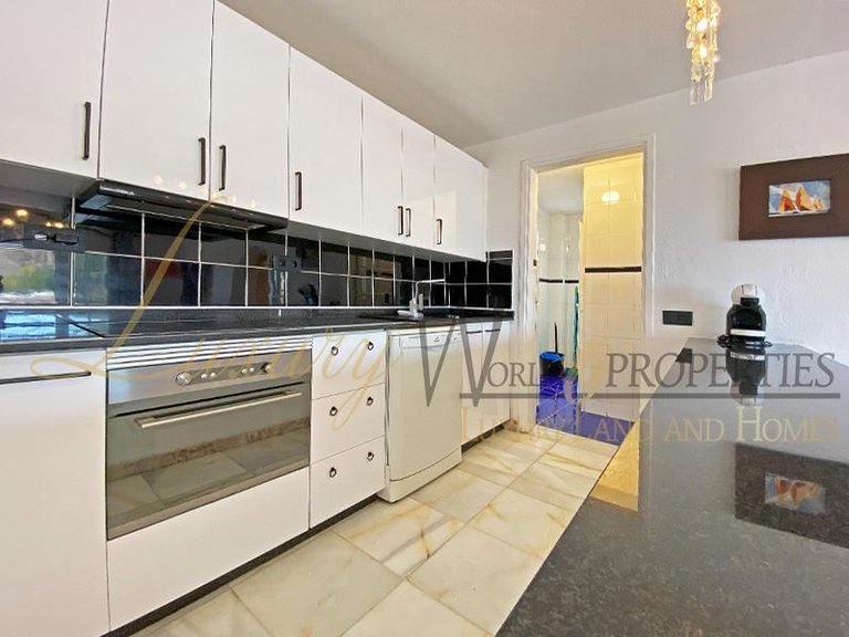 Villa for Sale in Costa Adeje, Tenerife, España 5