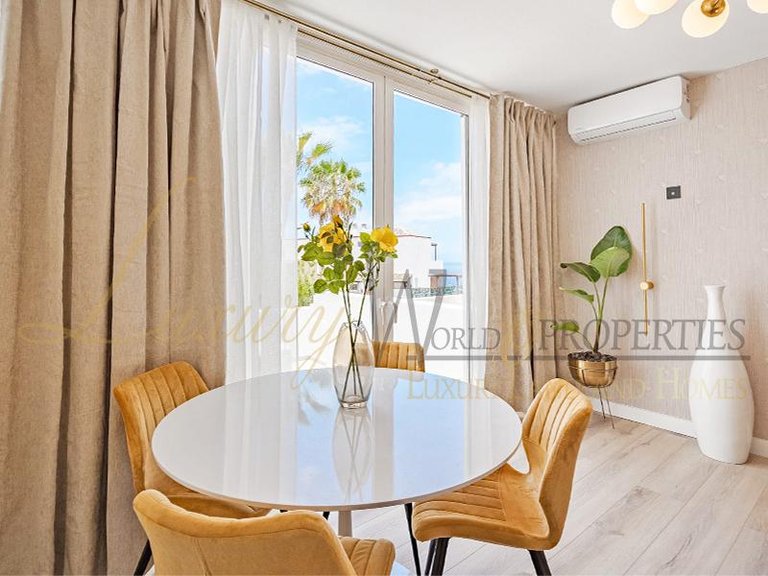 Town House for Sale in Costa Adeje, Tenerife, España 5