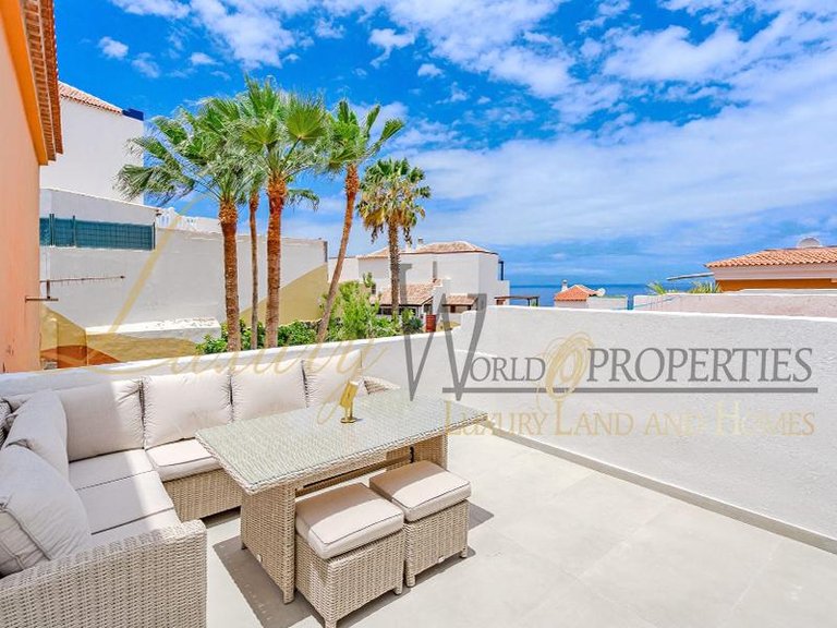 Town House for Sale in Costa Adeje, Tenerife, España 1