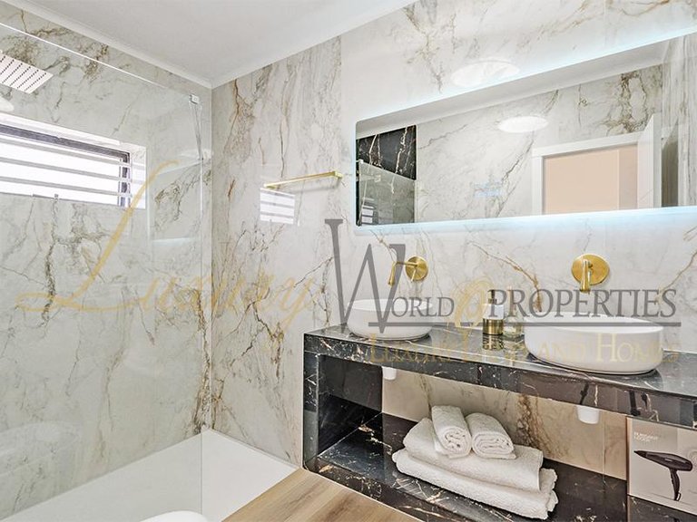 Town House for Sale in Costa Adeje, Tenerife, España 15