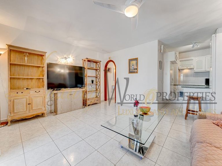 Apartment for Sale in Los Cristianos, Tenerife, España 9