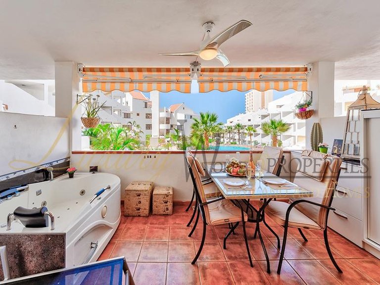 Apartment for Sale in Los Cristianos, Tenerife, España 3