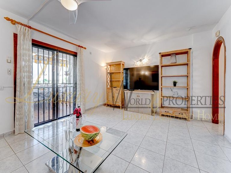 Apartment for Sale in Los Cristianos, Tenerife, España 8