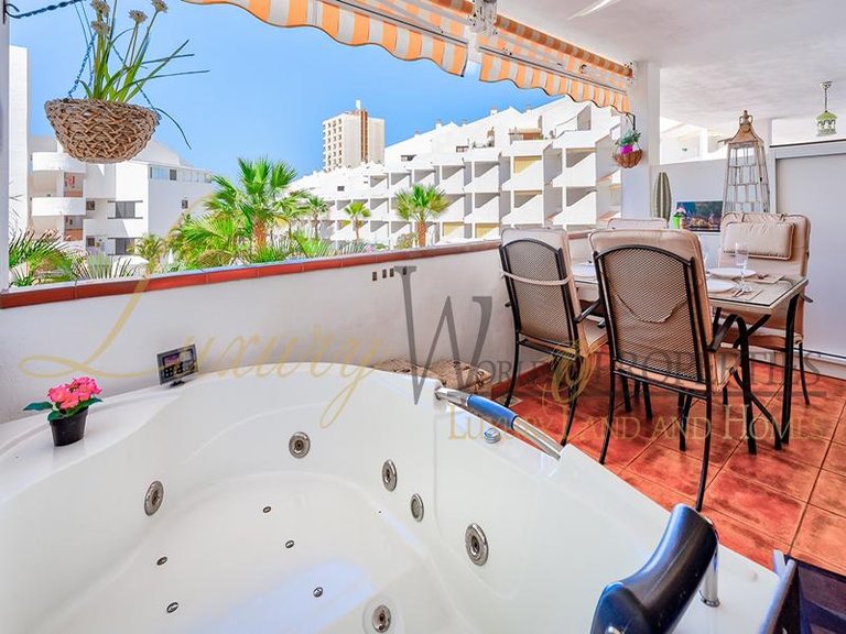 Apartment for Sale in Los Cristianos, Tenerife, España 4