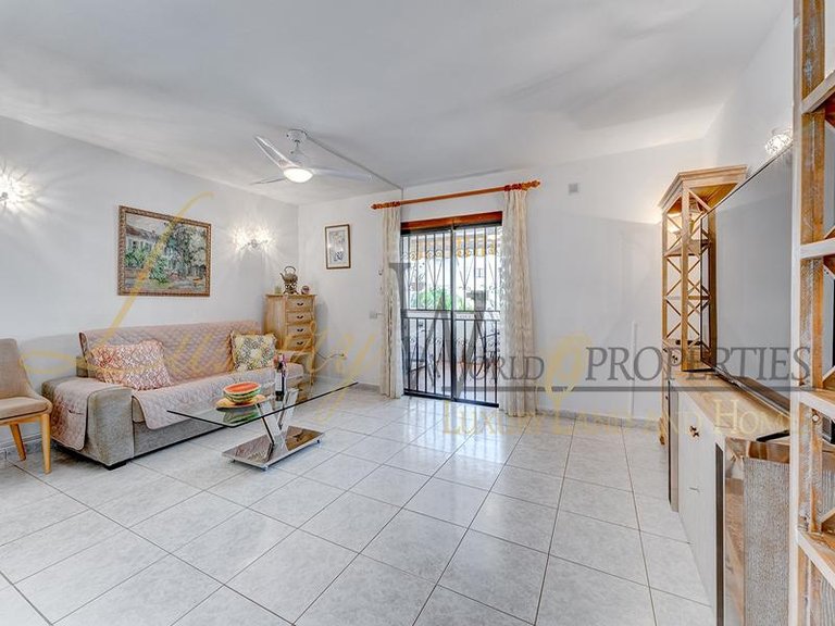 Apartment for Sale in Los Cristianos, Tenerife, España 7