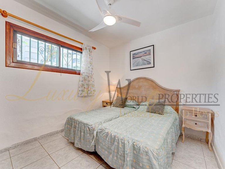 Apartment for Sale in Los Cristianos, Tenerife, España 14