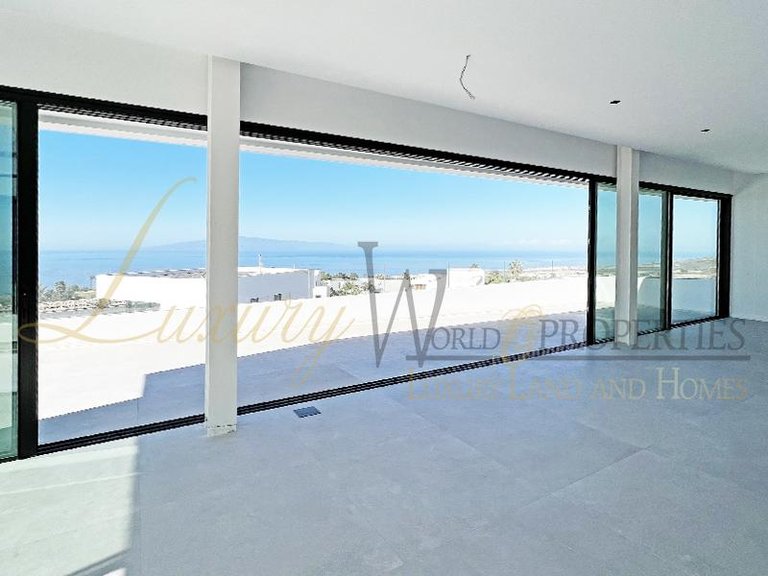 Villa for Sale in Guia De Isora, Tenerife, España 8