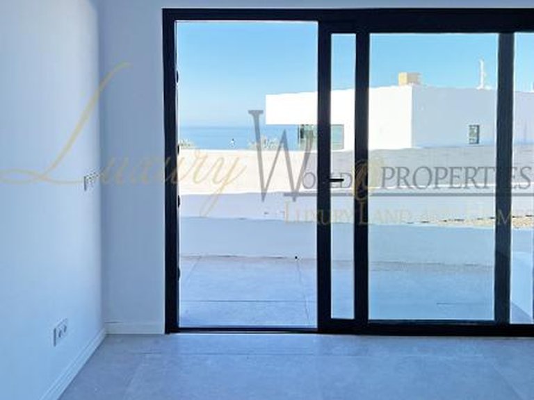 Villa for Sale in Guia De Isora, Tenerife, España 9